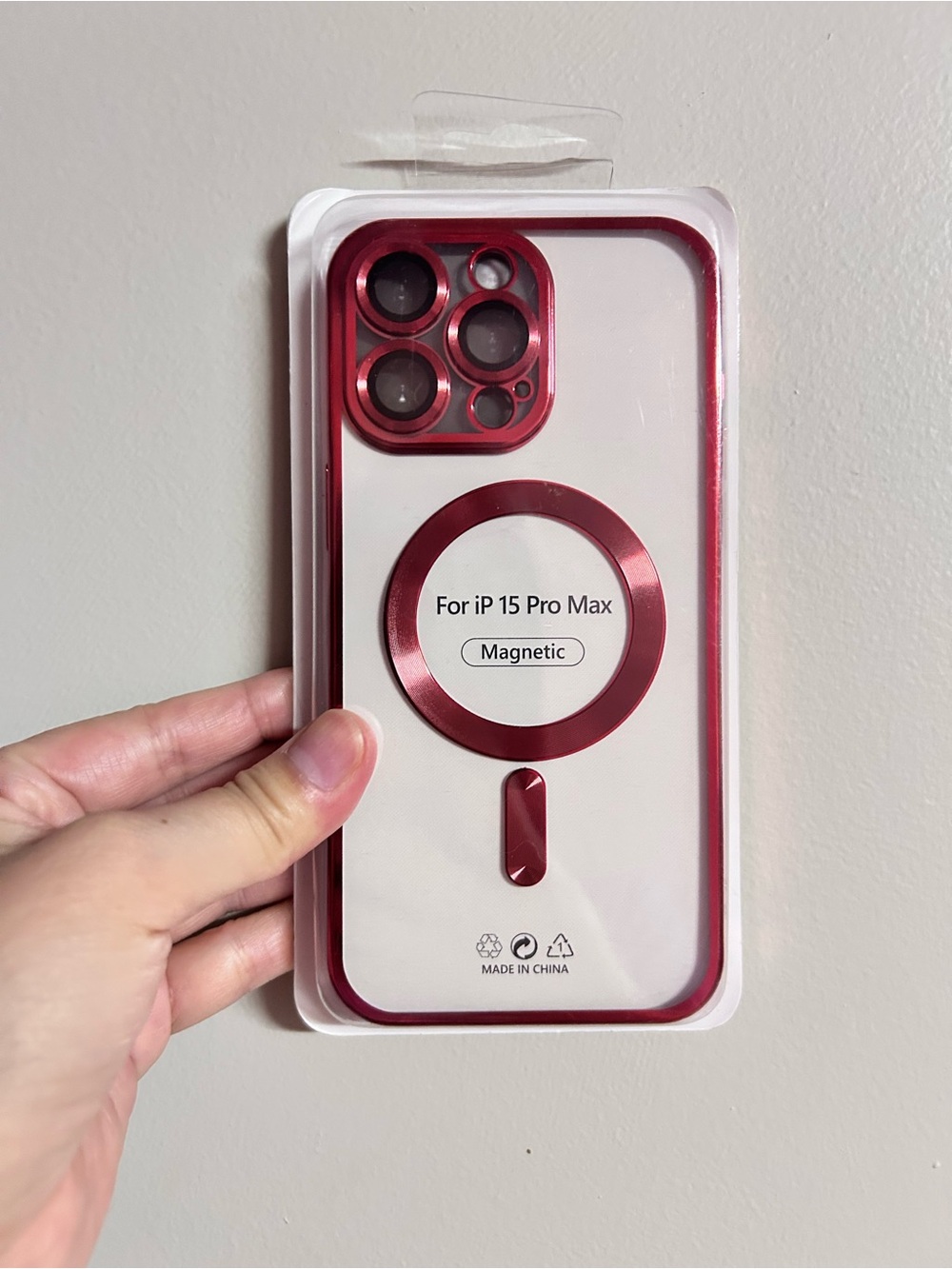 iPhone 15 Pro Max magnetic case
